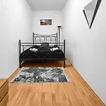 Modern Three-Bedroom, Triple King Beds