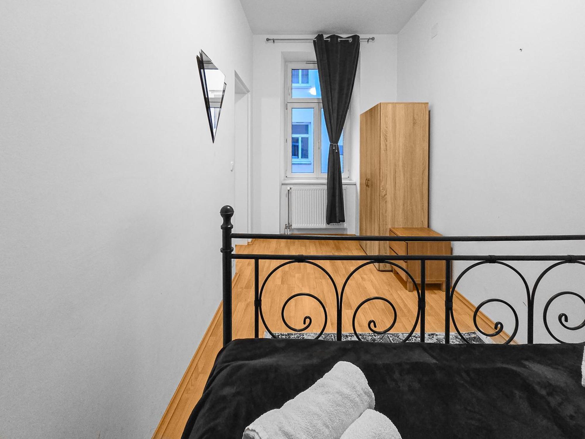 Modern Three-bedroom, Triple King Beds